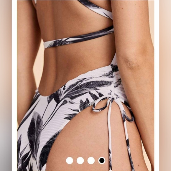 BODY GLOVE ONE-PIECE SWIMSUIT XS - Picture 3 of 5